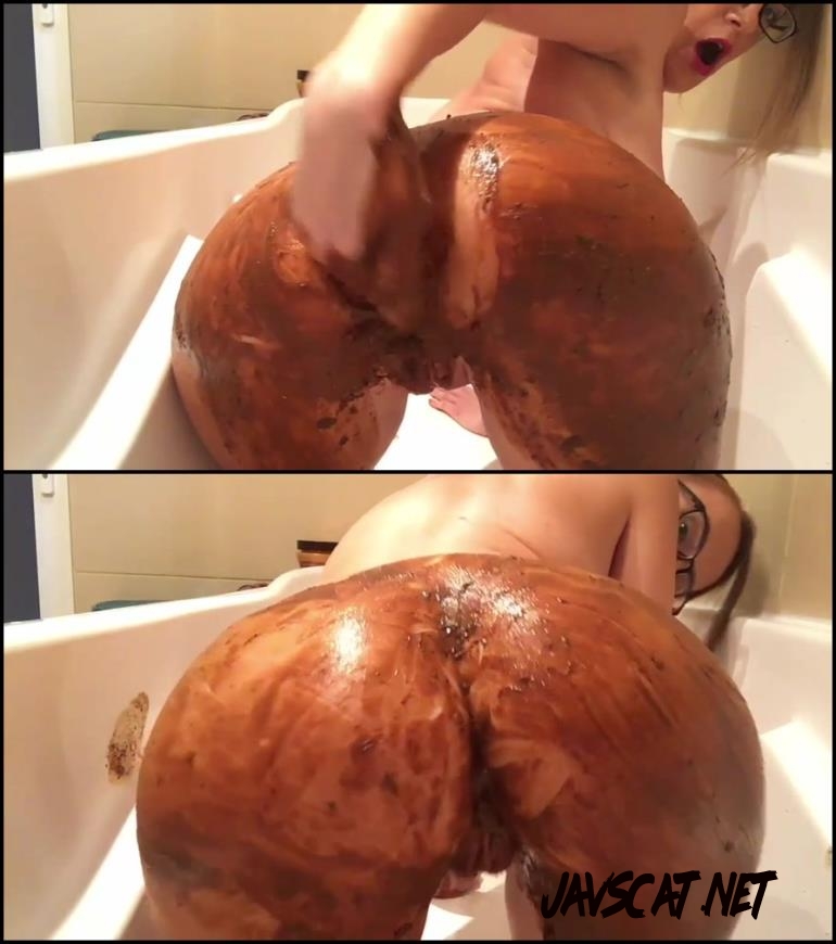 [Special #403] Girl covered feces in bath masturbates dirty anal hole and pussy (2018 | 1.57 GB | FullHD)